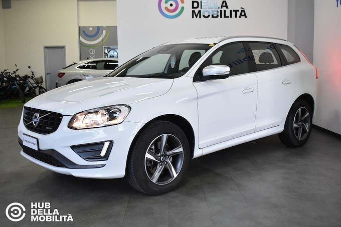VOLVO XC60 D3 R-design Momentum